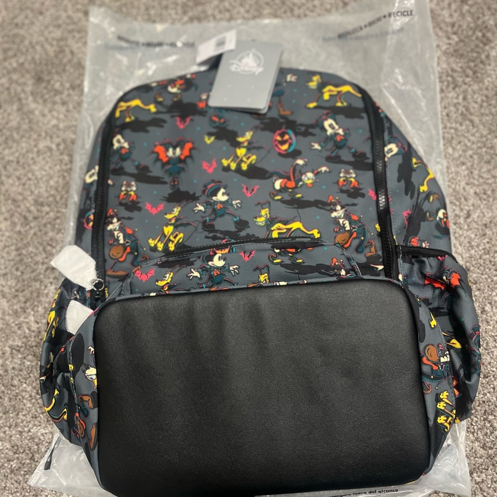Nwt Disney halloween backpack with cup holders